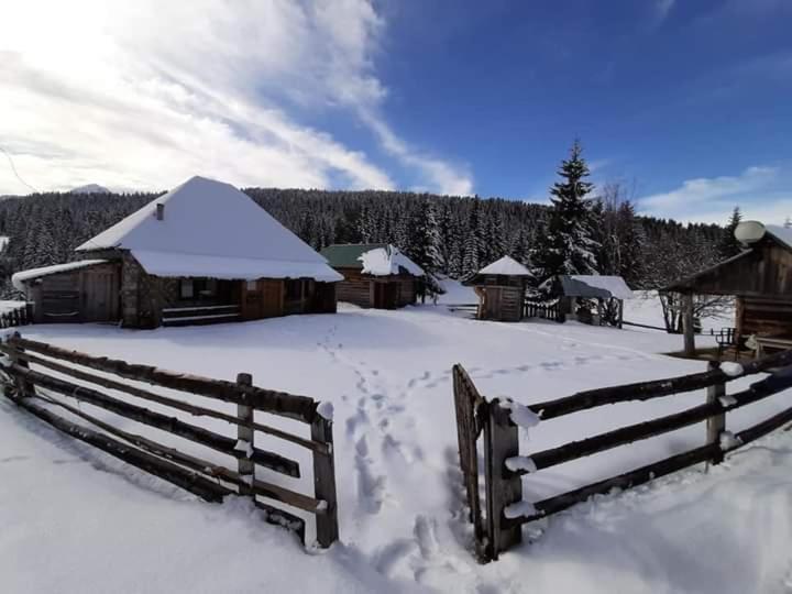 Isov Ranch Villa Плав Екстериор снимка